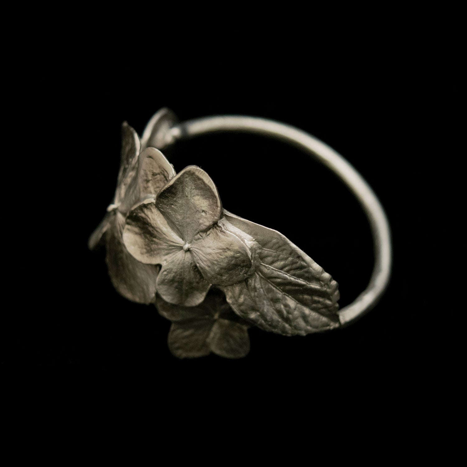 Michael Michaud Hydrangea Napkin Rings - Thumbnail 4