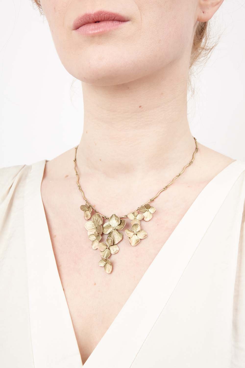 Hydrangea Necklace - Contour